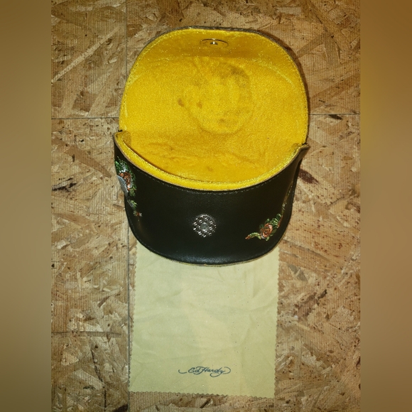 Ed Hardy BULLDOG Sunglasses Leather Case - Picture 3 of 10